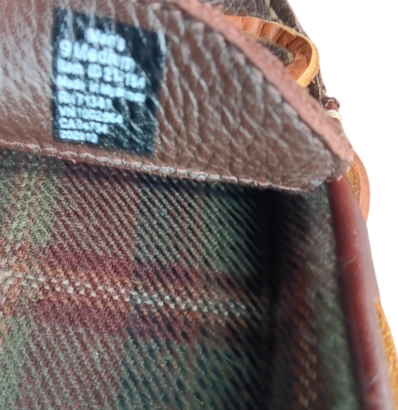 🤎L.L. BEAN MEN'S SIZE 9 LEATHER SLIPPERS WITH PLAID LINING. - Picture 2 of 6